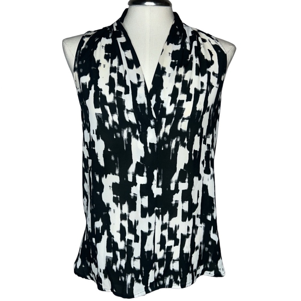Vince Camuto Sleeveless V-Neck Black White Geometric High Low Blouse Size XS
